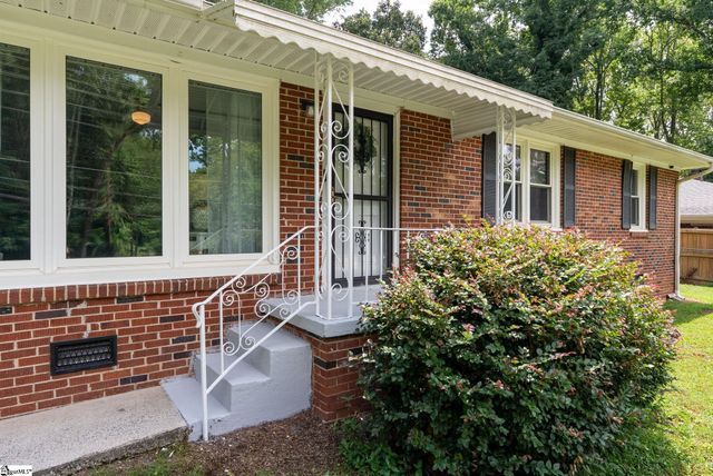 31 Twin Springs Drive, Greenville, SC 29605