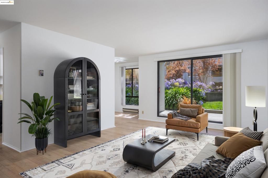 4 Commodore Dr D229, Emeryville, CA 94608