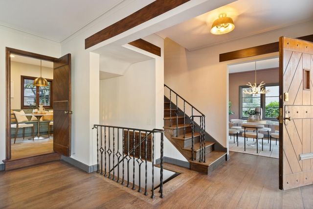 1077 Trestle Glen Rd, Oakland, CA 94610