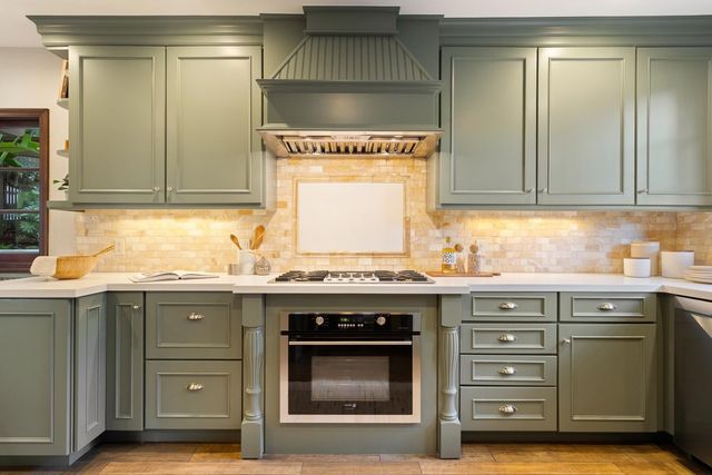 1077 Trestle Glen Rd, Oakland, CA 94610