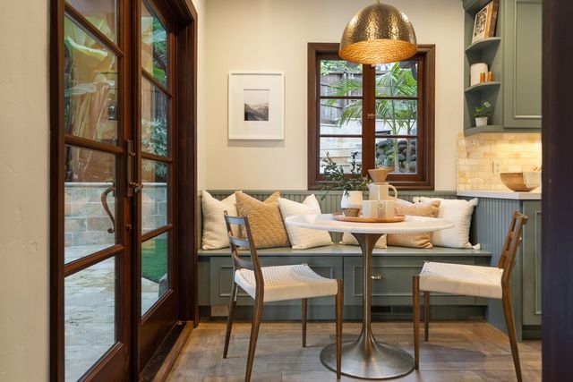 1077 Trestle Glen Rd, Oakland, CA 94610