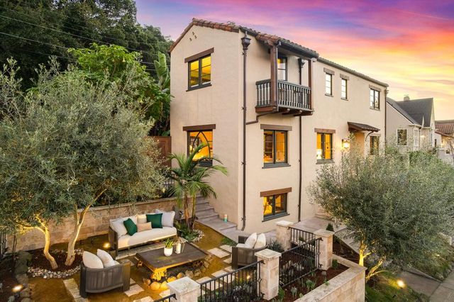 1077 Trestle Glen Rd, Oakland, CA 94610