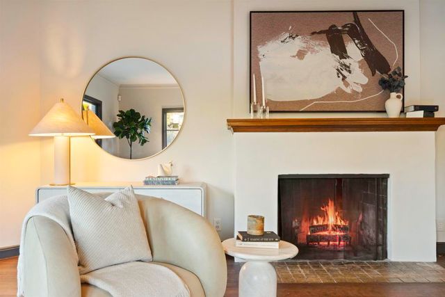 1077 Trestle Glen Rd, Oakland, CA 94610