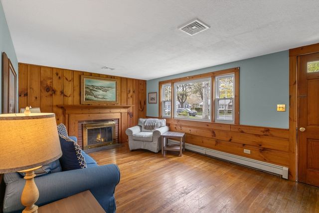 15 Squanto Rd, Yarmouth, MA 02664