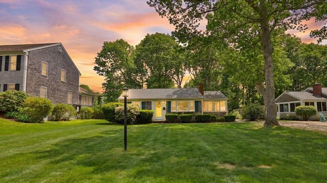 15 Squanto Rd, Yarmouth, MA 02664