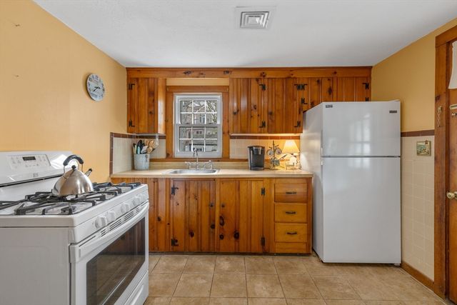 15 Squanto Rd, Yarmouth, MA 02664