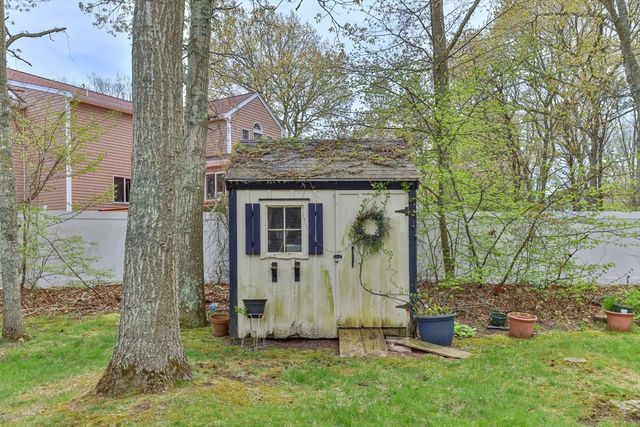 15 Squanto Rd, Yarmouth, MA 02664