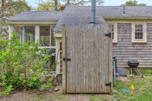 15 Squanto Rd, Yarmouth, MA 02664