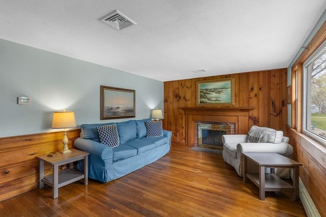 15 Squanto Rd, Yarmouth, MA 02664