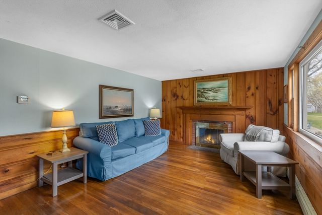 15 Squanto Rd, Yarmouth, MA 02664