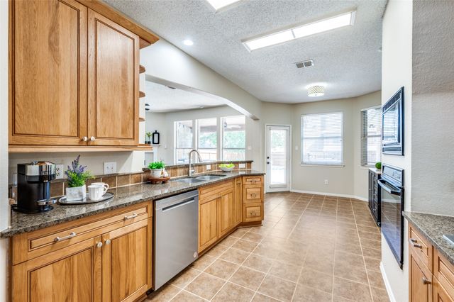 2701 Timberhill Drive, Flower Mound, TX 75028