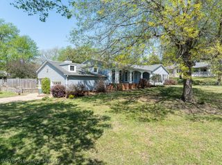 837 N Broadway Avenue, Booneville, AR 72927