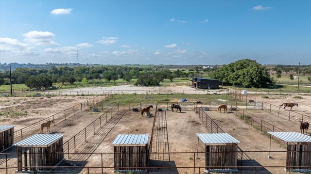 1990 W Mccaleb Lane, Hamilton, TX 76531