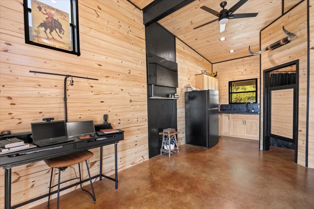 1990 W Mccaleb Lane, Hamilton, TX 76531