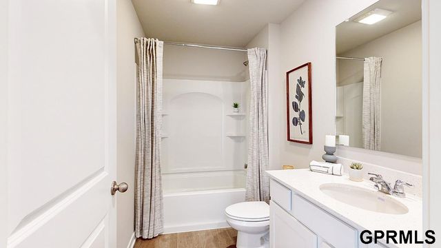 12927 S 67th Street, Papillion, NE 68113