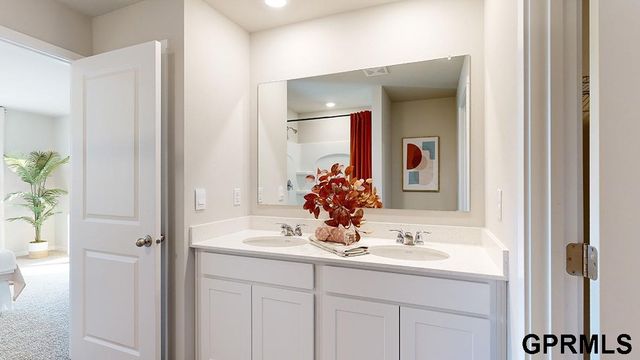 12927 S 67th Street, Papillion, NE 68113