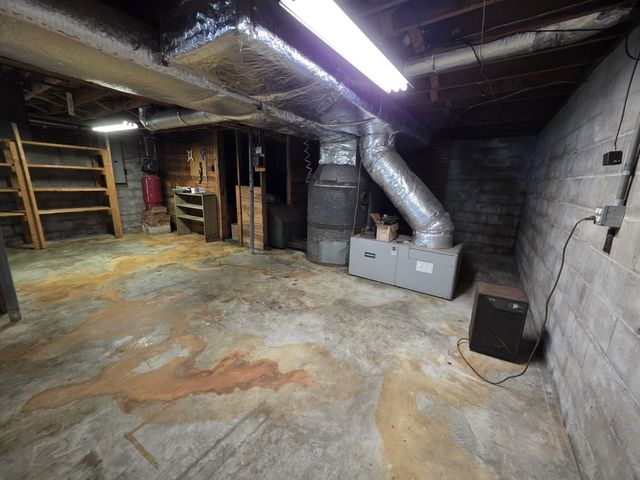 1438 Rocky Mound Rd, Westmoreland, TN 37186