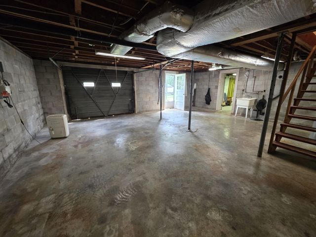 1438 Rocky Mound Rd, Westmoreland, TN 37186
