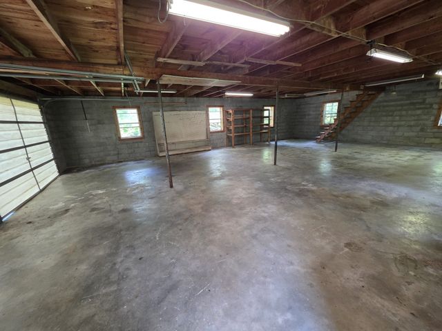 1438 Rocky Mound Rd, Westmoreland, TN 37186