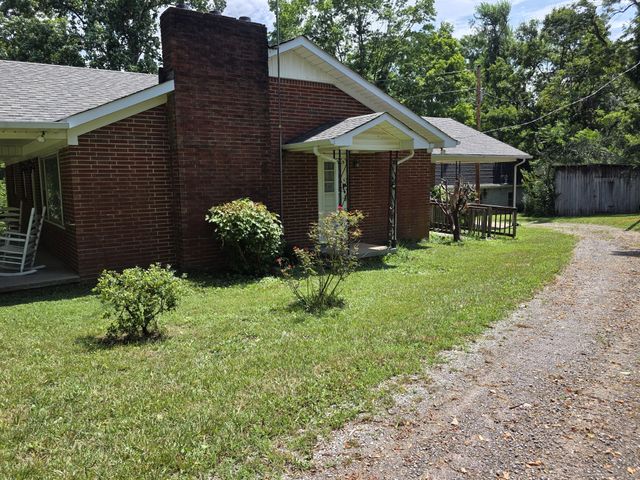 1438 Rocky Mound Rd, Westmoreland, TN 37186