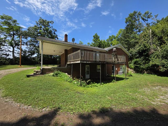 1438 Rocky Mound Rd, Westmoreland, TN 37186