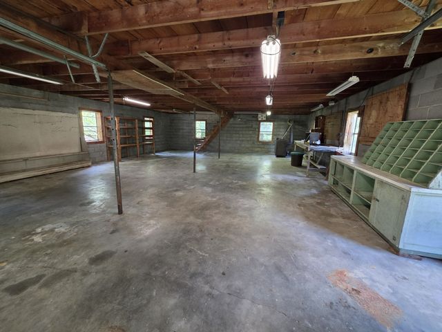 1438 Rocky Mound Rd, Westmoreland, TN 37186