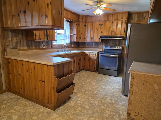 1438 Rocky Mound Rd, Westmoreland, TN 37186