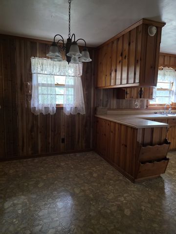 1438 Rocky Mound Rd, Westmoreland, TN 37186