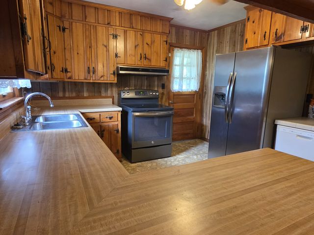 1438 Rocky Mound Rd, Westmoreland, TN 37186