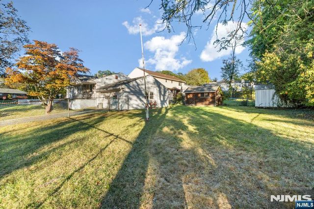 2 Overlook Avenue, Little Falls, NJ 07424