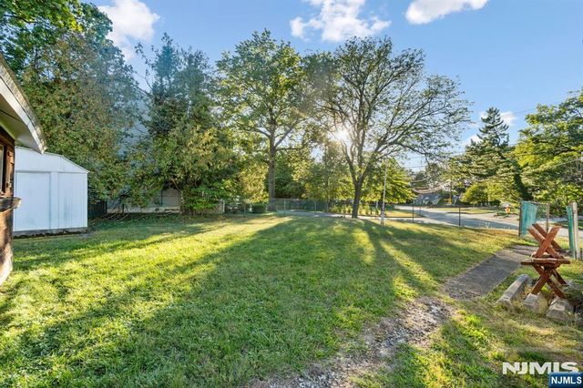2 Overlook Avenue, Little Falls, NJ 07424