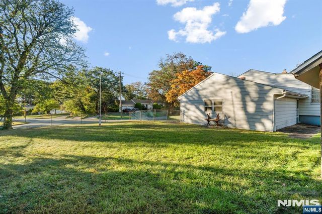2 Overlook Avenue, Little Falls, NJ 07424
