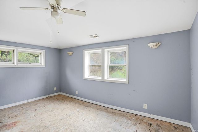 8833 S Oak Street, Knightstown, IN 46148