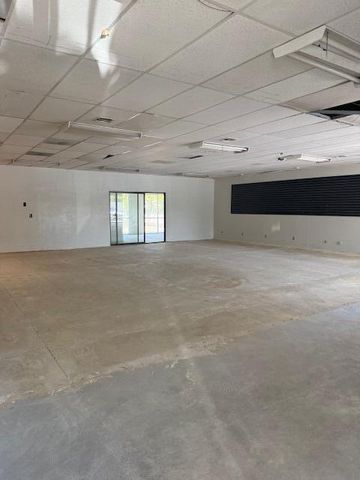 924 W Cypress Avenue, Redding, CA 96001