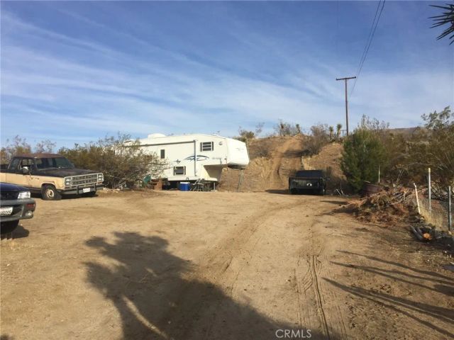 6719 Deep Creek Road, Apple Valley, CA 92308