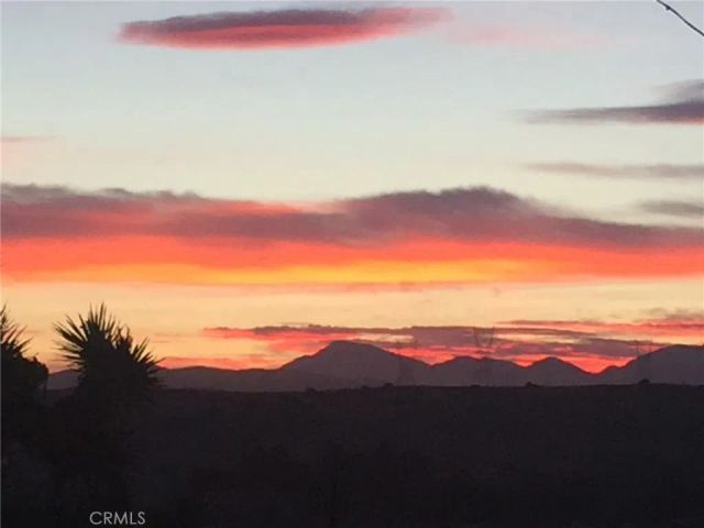 6719 Deep Creek Road, Apple Valley, CA 92308