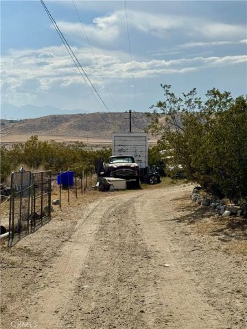 6719 Deep Creek Road, Apple Valley, CA 92308