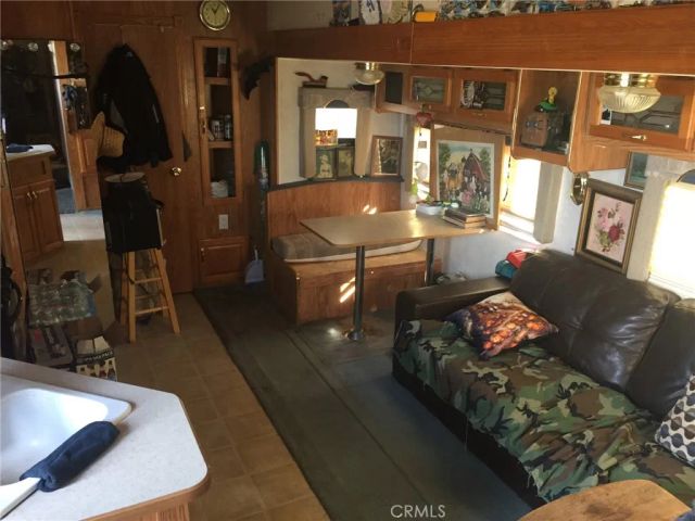 6719 Deep Creek Road, Apple Valley, CA 92308