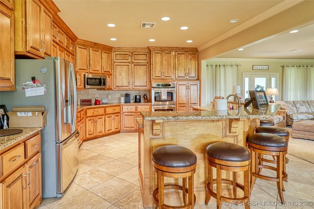 124 Walnut Ridge, Eufaula, OK 74432