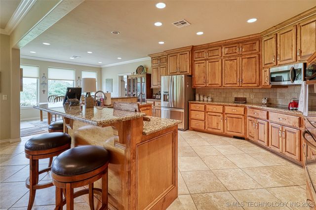 124 Walnut Ridge, Eufaula, OK 74432