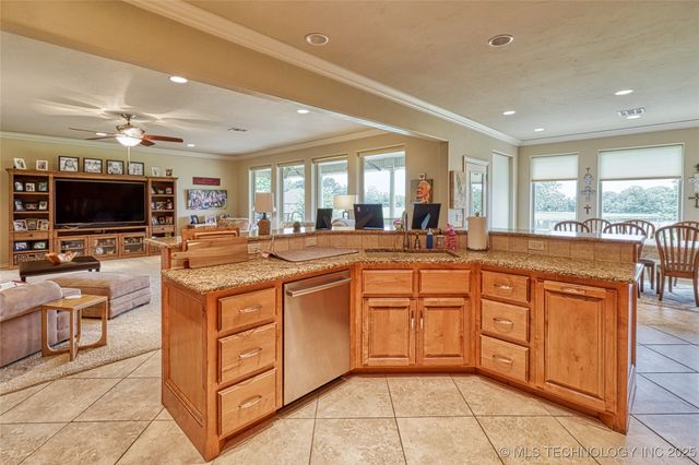 124 Walnut Ridge, Eufaula, OK 74432