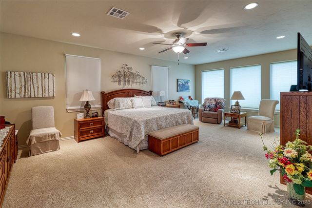 124 Walnut Ridge, Eufaula, OK 74432