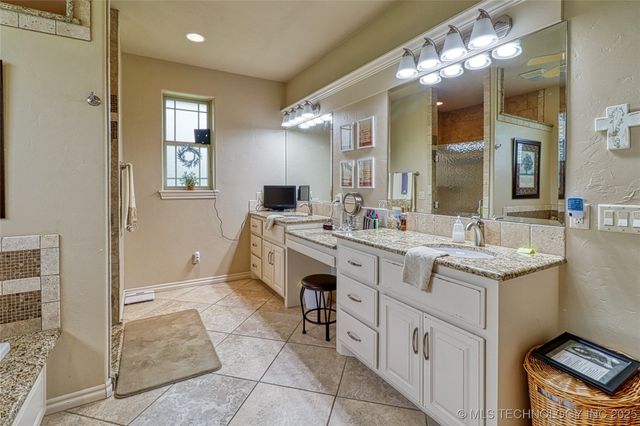 124 Walnut Ridge, Eufaula, OK 74432