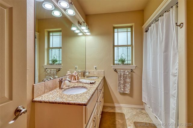 124 Walnut Ridge, Eufaula, OK 74432