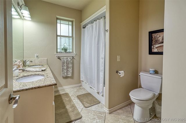 124 Walnut Ridge, Eufaula, OK 74432