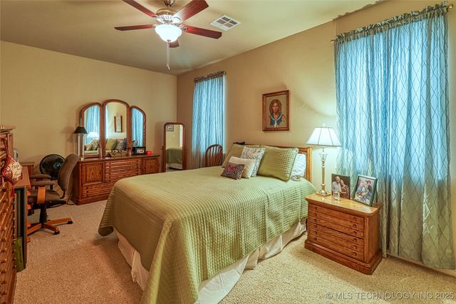 124 Walnut Ridge, Eufaula, OK 74432