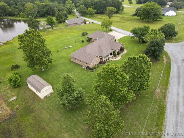 124 Walnut Ridge, Eufaula, OK 74432