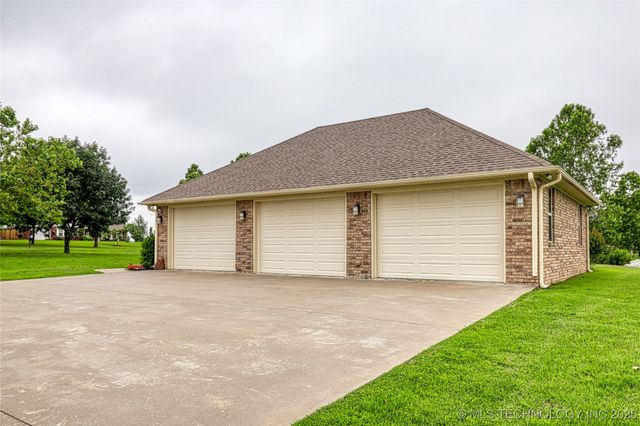 124 Walnut Ridge, Eufaula, OK 74432