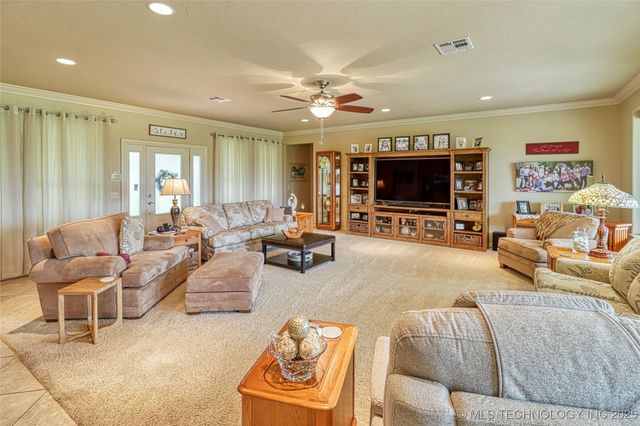 124 Walnut Ridge, Eufaula, OK 74432