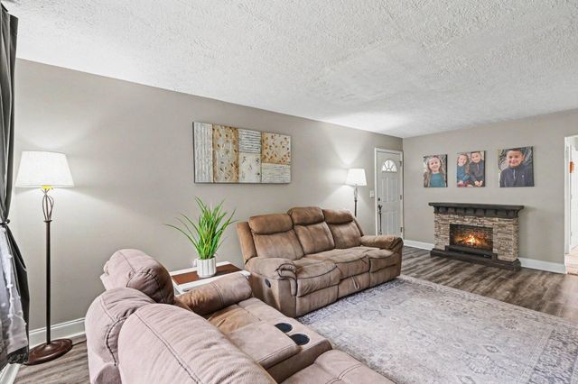 38 Achates Drive, Florence, KY 41042